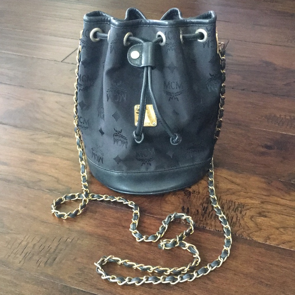 ❤️MCM Vintage Black mini drawstring crossbody❤️